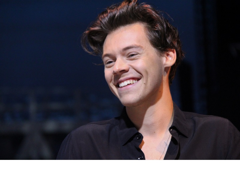 Harry Styles Sets Record For The Fastest Solo Song To Reach 1 Billion Spotify Streams