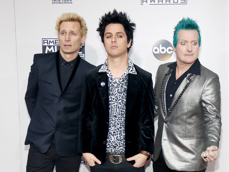 GREEN DAY'S BILLIE JOE ARMSTRONG WANTS TO RE-RECORD 'WARNING' ALBUM