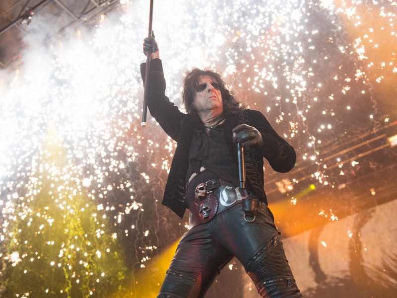 ALICE COOPER TOURING WITH DEF LEPPARD AND MOTLEY CRUE