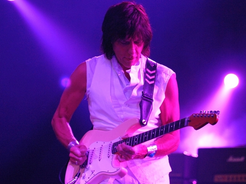 Jeff Beck Rolls Out Fall Tour Dates