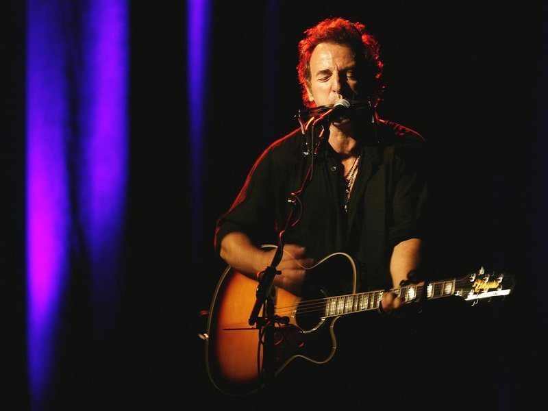BRUCE SPRINGSTEEN ISSUES NEW ACOUSTIC LIVE COMPILATION