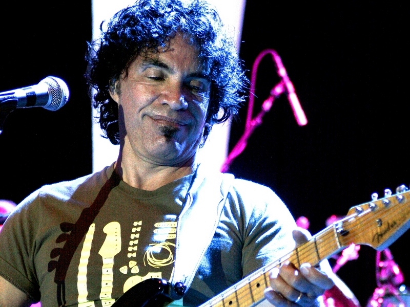 JOHN OATES TO RELEASE ALBUM IN MAY