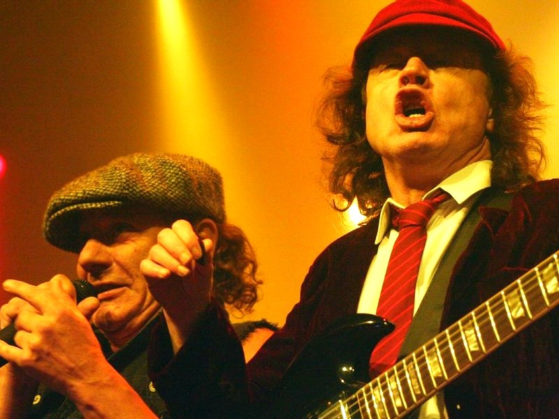 AC/DC EUROPEAN TOUR SOLD 1.5 MILLION TICKETS IN ONE DAY