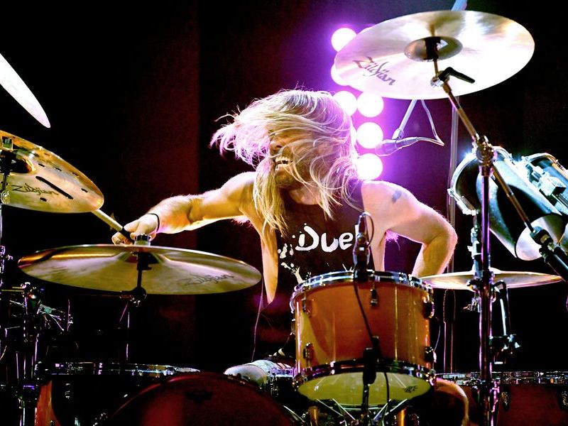 TAYLOR HAWKINS LOOKS BACK AT TOURING WITH ALANIS MORRISETTE